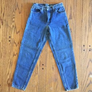 Levi’s *Vintage* 550 Relaxed Fit Tapered Leg Jean